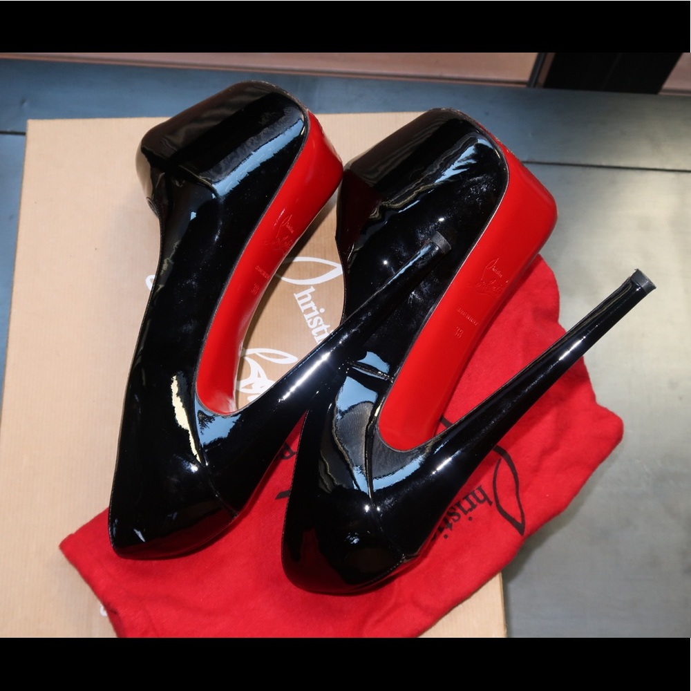 Christian Louboutin Black Patent Leather Red Sole Stiletto Pumps